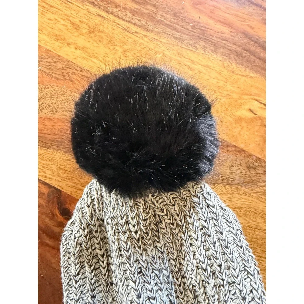 Love‎ Your Melon Black White Marled Knit Beanie Hat with Black Faux Fur Pom USA